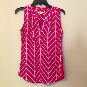 ✨3 for $25✨ Pink and White Sleeveless Top